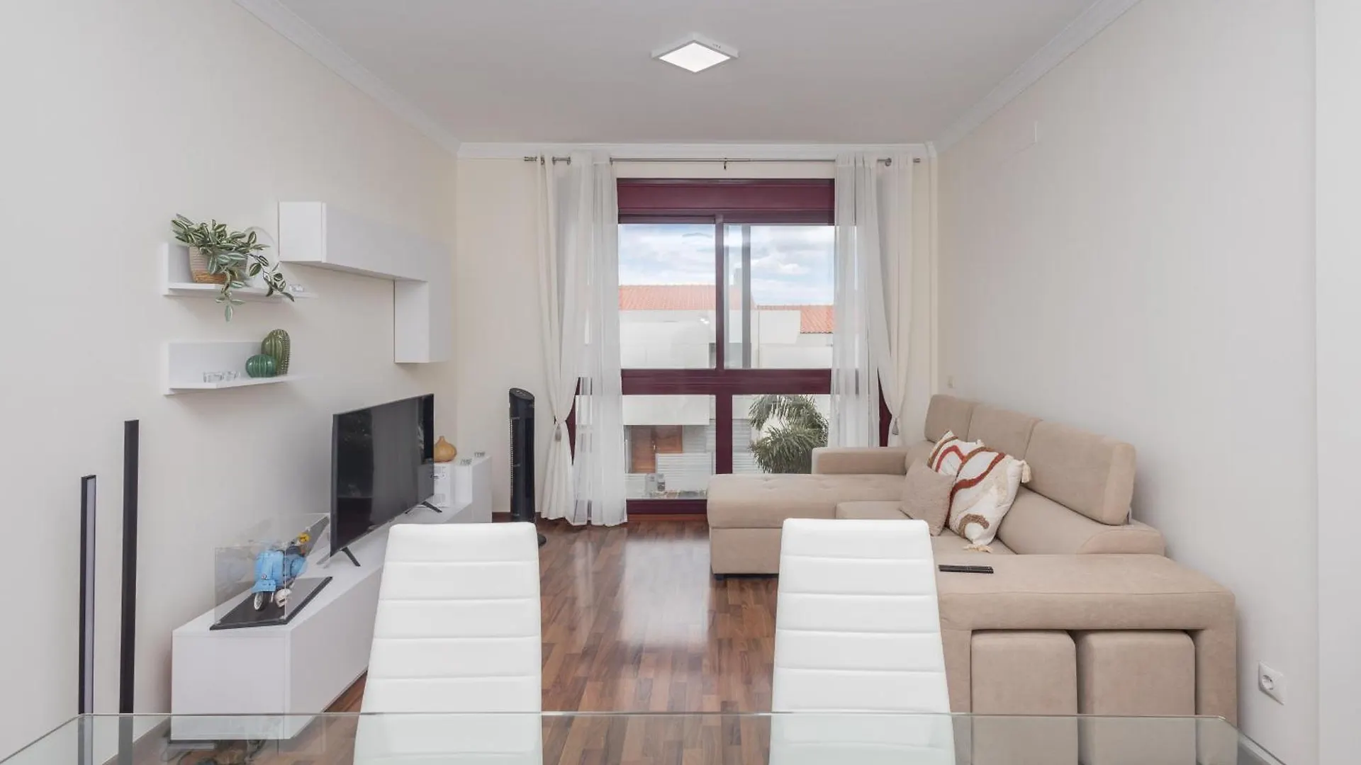 Luxury Workfriendly Far Ocean Views Home Vecindario  Lejlighed